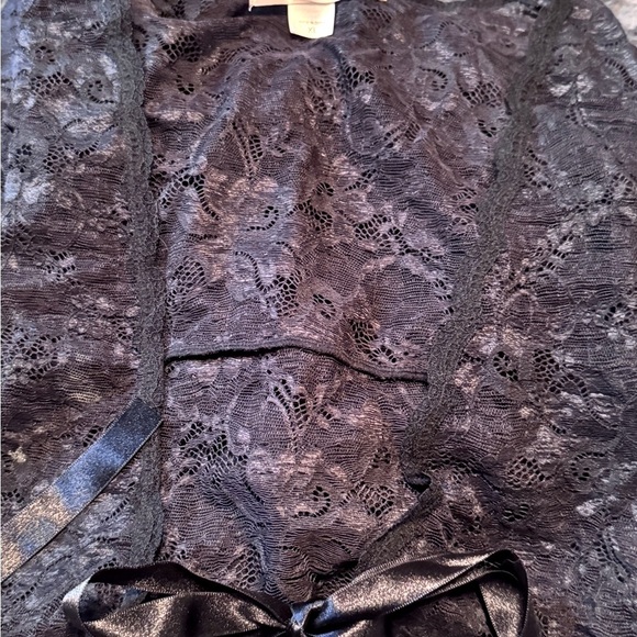 🖤 Exquisite Vintage Victorian Sheer Sexy Black Lace Robe by Victoria's Secret 🖤 - Picture 16 of 16